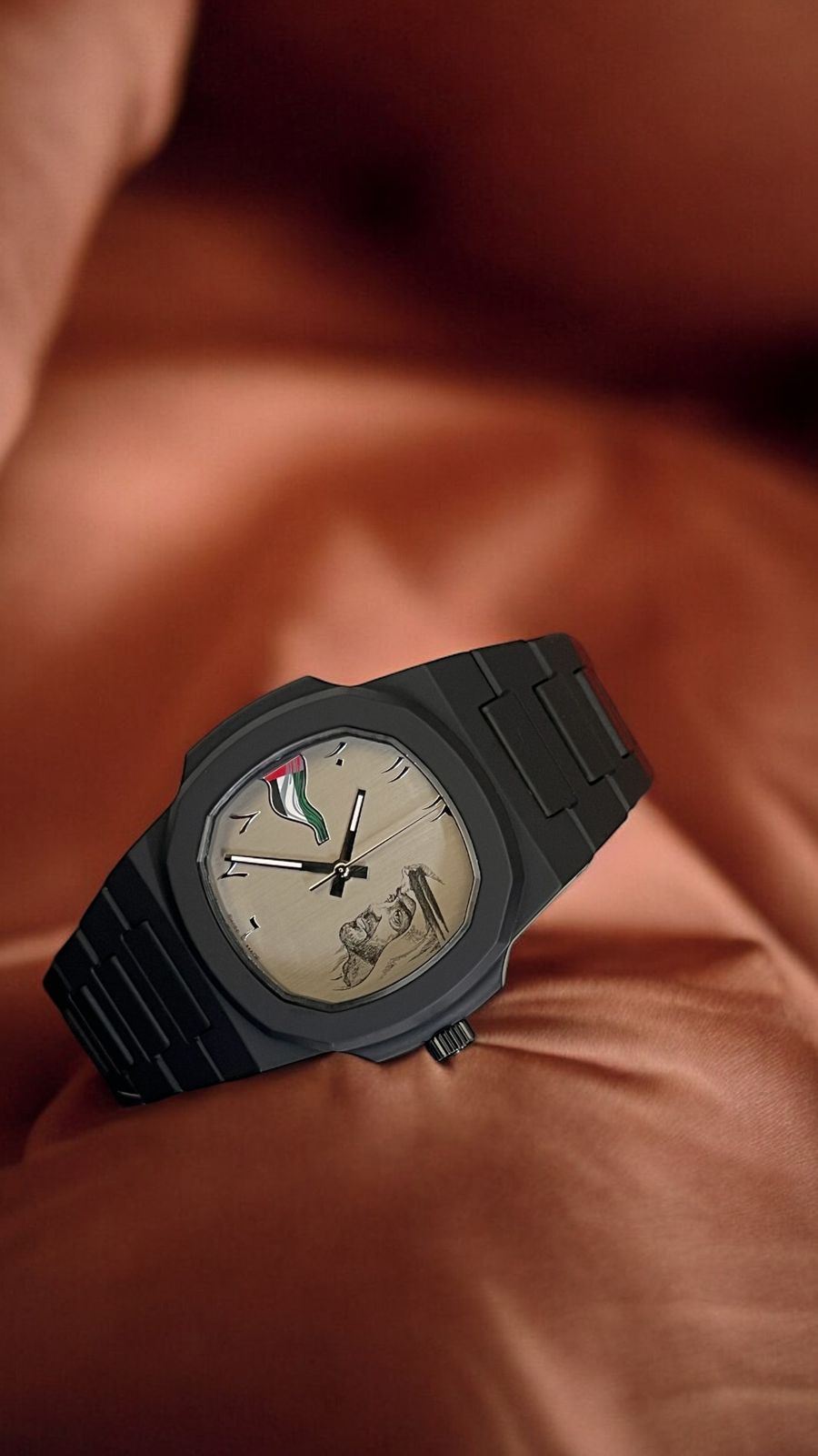 Beige Arabic Dial UAE Sheikh Flag Photo Black Chain Gents Watch