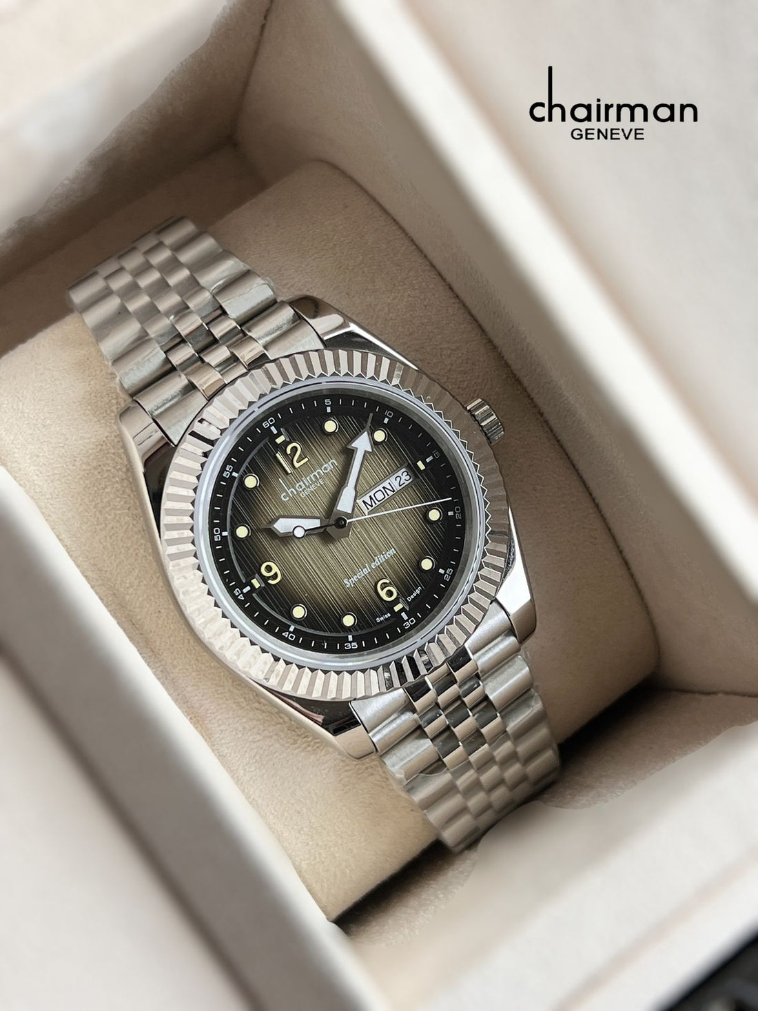Special Edition Chairman Geneve  Day And Dated Gradient Dial Silver Chain Gents Watch